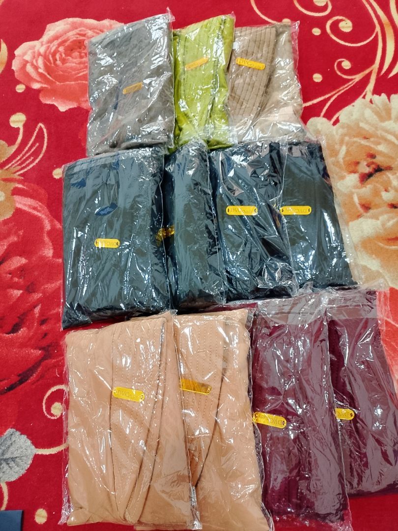 Foto ulasan pembeli j92mk51hwg, varian Hitam, Cokelat Susu, Maroon, ...
