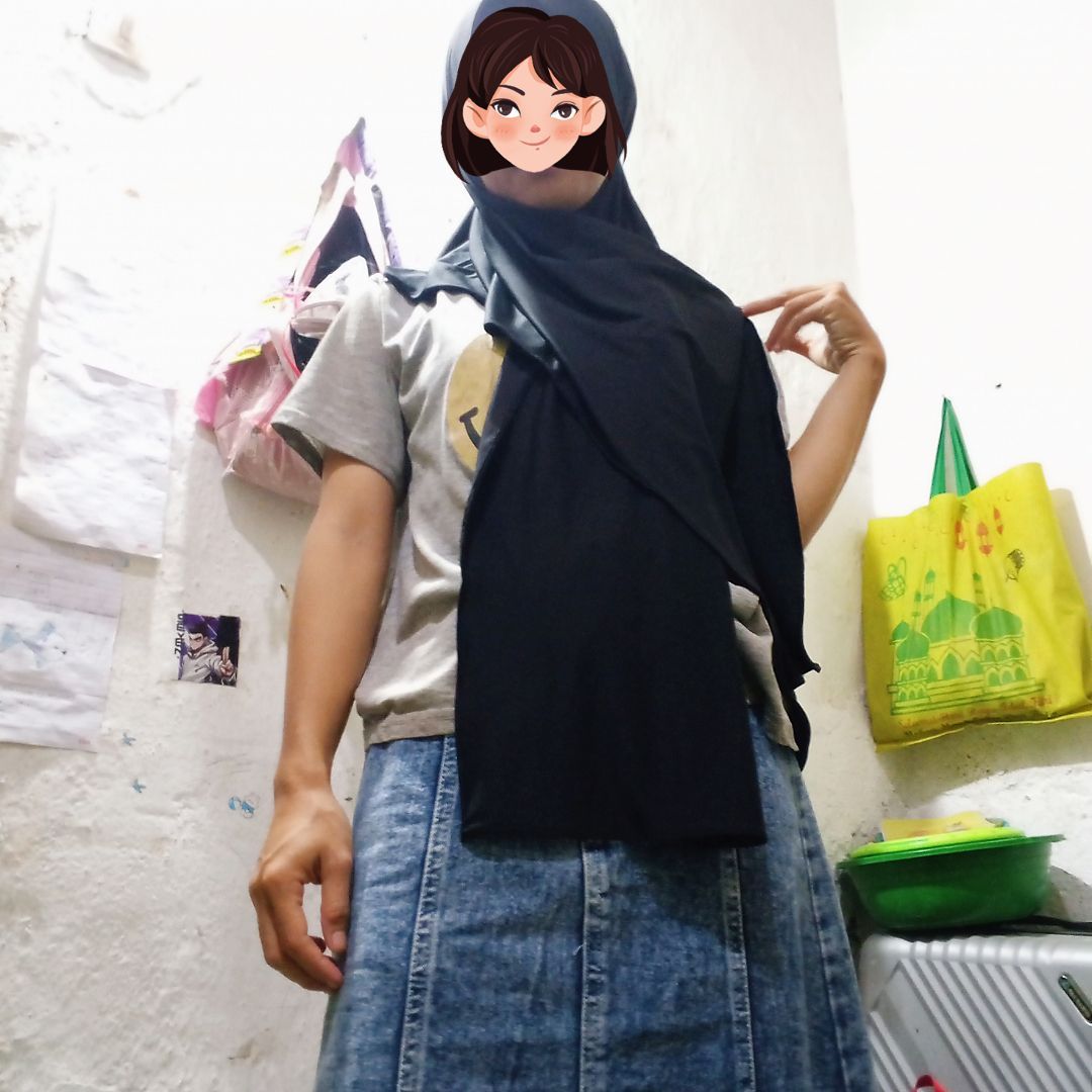 Foto ulasan pembeli k*****a, varian Hitam