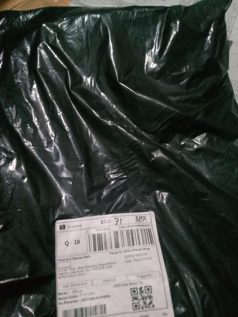 Foto ulasan pembeli annisaazzahra975, varian HITAM PW