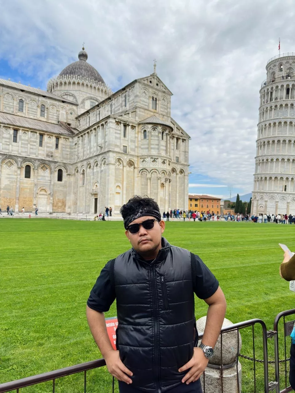 LEXY Tas Ransel Traveling Multifungsi Pria Luar Ruangan Tahan Air Tas Gunung 50-80Liter - Foto ulasan pembeli