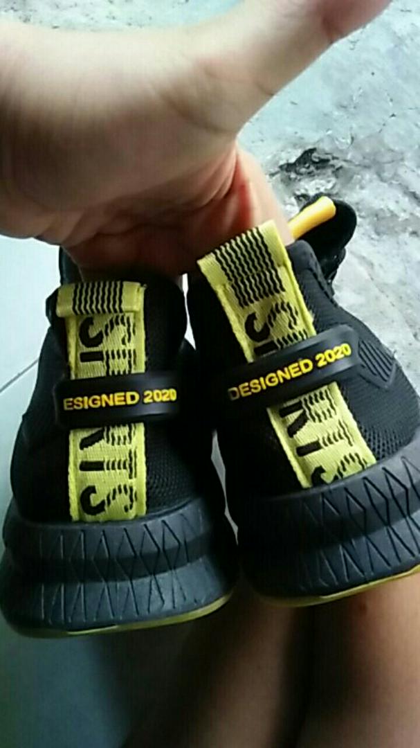 Leedoo Sepatu Sneakers Pria Original Casual Sneaker Running Sport Shoes Sepatu Pria Kekinian MR112 - Foto ulasan pembeli