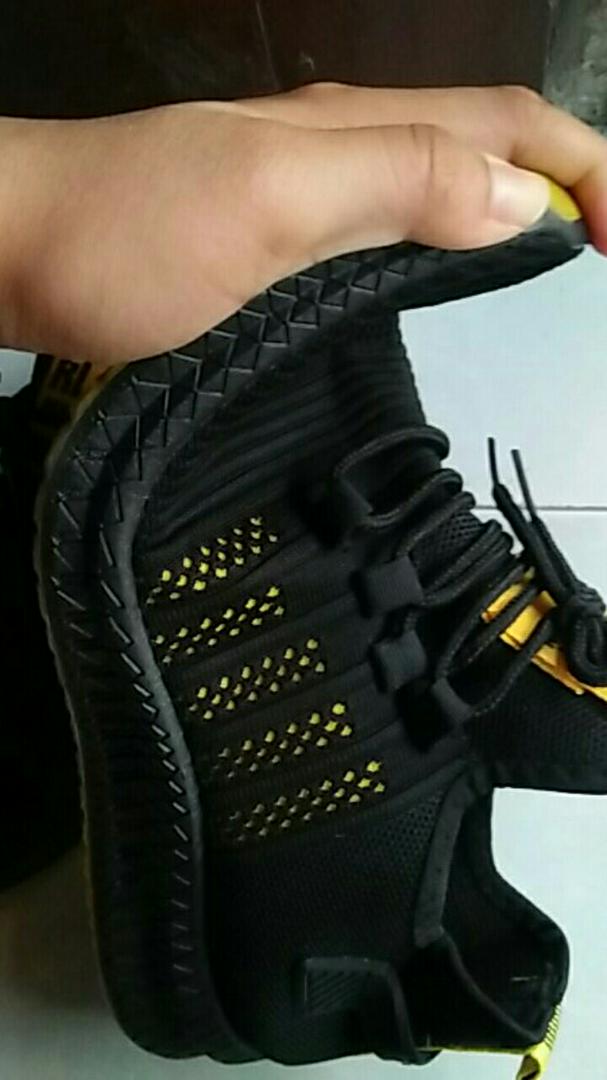 Leedoo Sepatu Sneakers Pria Original Casual Sneaker Running Sport Shoes Sepatu Pria Kekinian MR112 - Foto ulasan pembeli