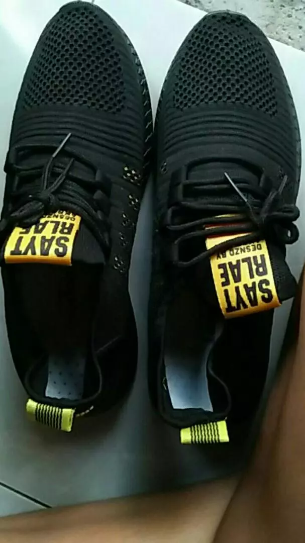 Leedoo Sepatu Sneakers Pria Original Casual Sneaker Running Sport Shoes Sepatu Pria Kekinian MR112 - Foto ulasan pembeli