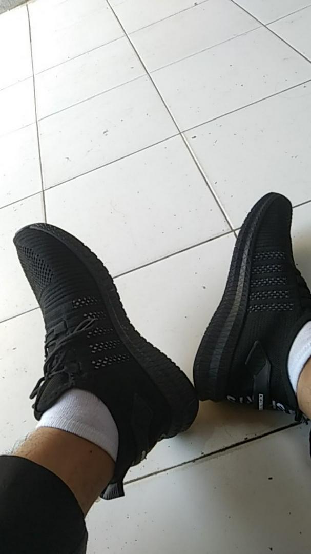 Leedoo Sepatu Sneakers Pria Original Casual Sneaker Running Sport Shoes Sepatu Pria Kekinian MR112 - Foto ulasan pembeli