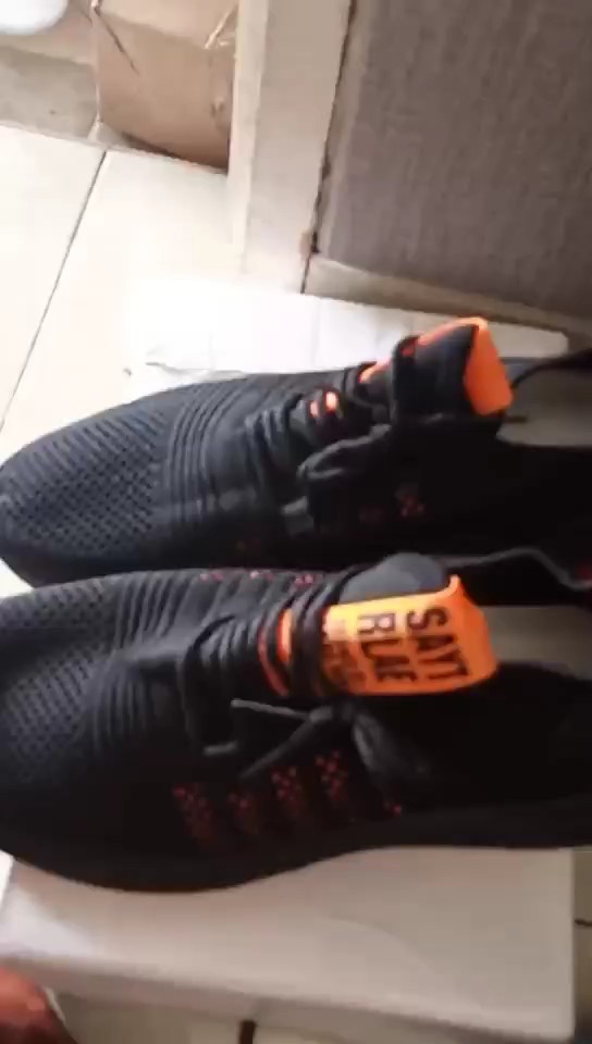 Leedoo Sepatu Sneakers Pria Original Casual Sneaker Running Sport Shoes Sepatu Pria Kekinian MR112 - Foto ulasan pembeli