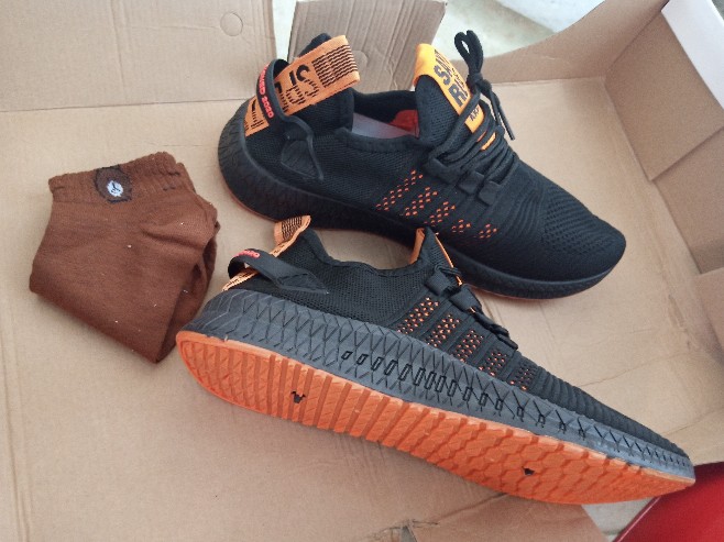 Leedoo Sepatu Sneakers Pria Original Casual Sneaker Running Sport Shoes Sepatu Pria Kekinian MR112 - Foto ulasan pembeli