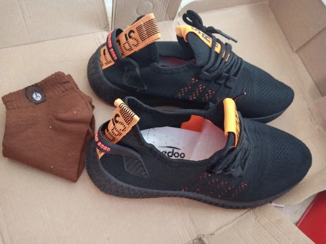 Leedoo Sepatu Sneakers Pria Original Casual Sneaker Running Sport Shoes Sepatu Pria Kekinian MR112 - Foto ulasan pembeli