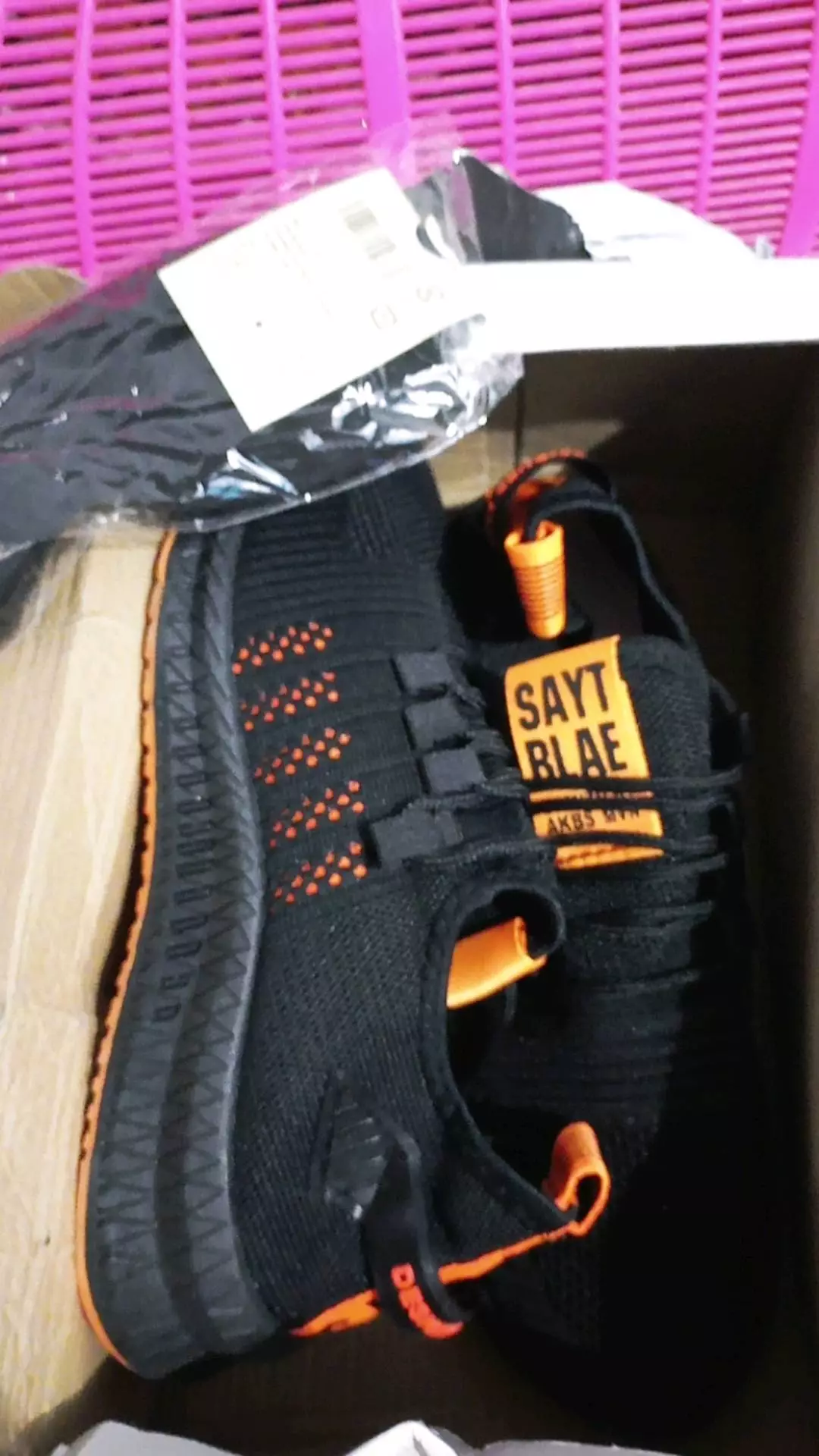 Leedoo Sepatu Sneakers Pria Original Casual Sneaker Running Sport Shoes Sepatu Pria Kekinian MR112 - Foto ulasan pembeli