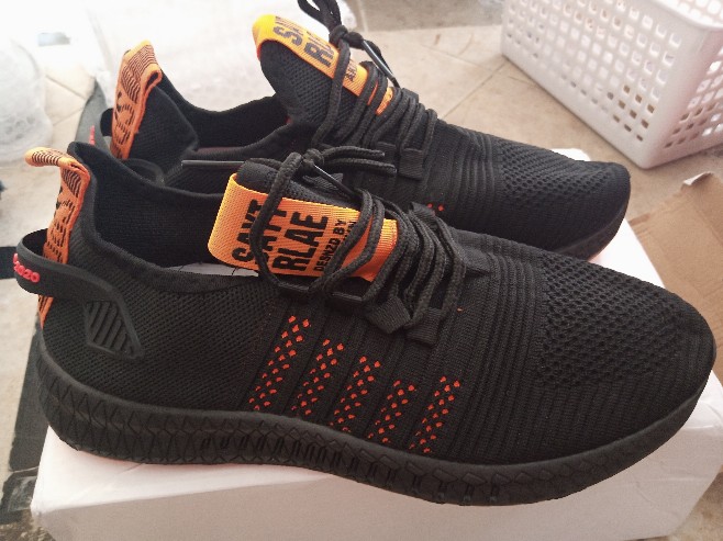 Leedoo Sepatu Sneakers Pria Original Casual Sneaker Running Sport Shoes Sepatu Pria Kekinian MR112 - Foto ulasan pembeli