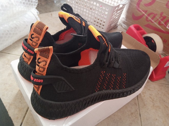 Leedoo Sepatu Sneakers Pria Original Casual Sneaker Running Sport Shoes Sepatu Pria Kekinian MR112 - Foto ulasan pembeli