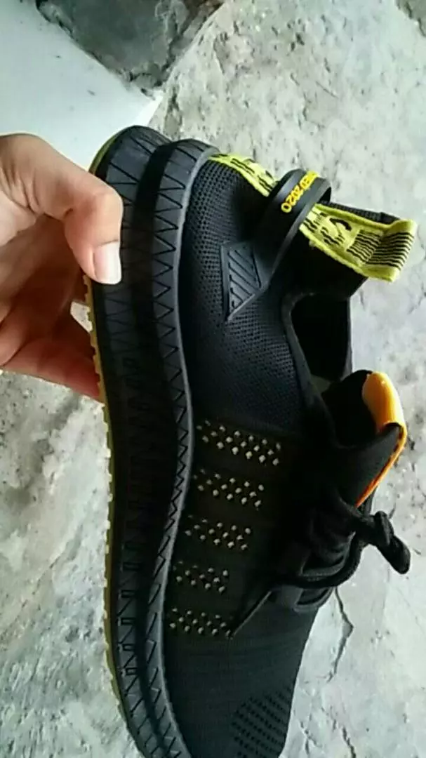 Leedoo Sepatu Sneakers Pria Original Casual Sneaker Running Sport Shoes Sepatu Pria Kekinian MR112 - Foto ulasan pembeli