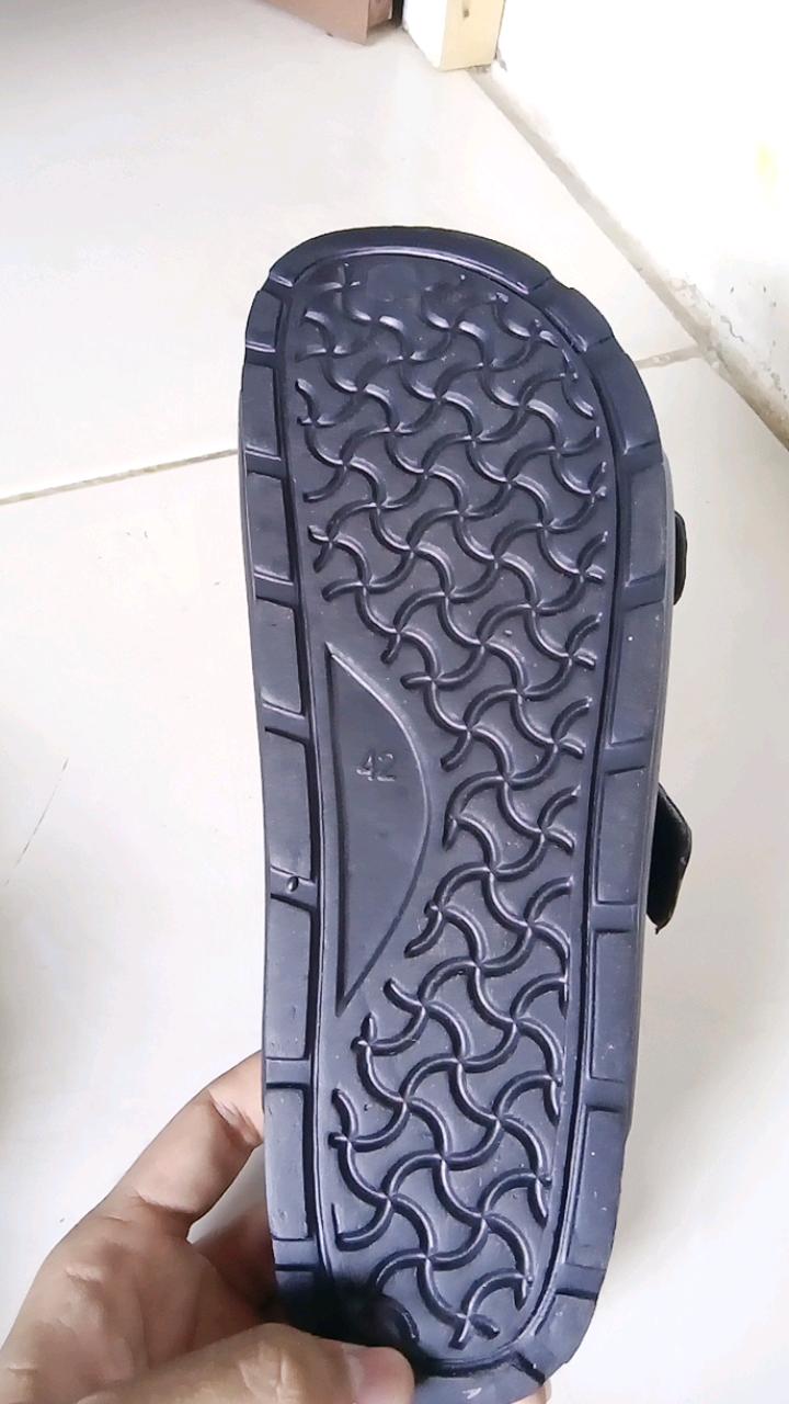 LIMITLESS Sandal Slop Pria Terbaru Sandal Cowok Slip On Strap 2 Kasual Outdoor Kekinian - Size 40-45 - foto 9 dari 10, retnodwi0705