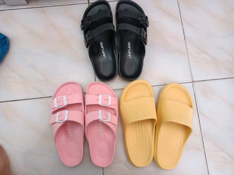 LIMITLESS Sandal Slop Pria Terbaru Sandal Cowok Slip On Strap 2 Kasual Outdoor Kekinian - Size 40-45 - Foto ulasan pembeli
