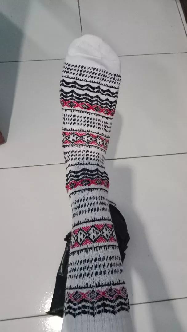 MOHAKI - Kaos Kaki Tribal Atala Series Panjang Sebetis Dewasa - Foto ulasan pembeli