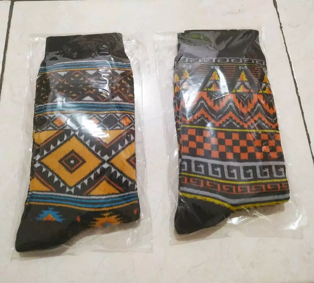 MOHAKI - Kaos Kaki Tribal Atala Series Panjang Sebetis Dewasa - Foto ulasan pembeli