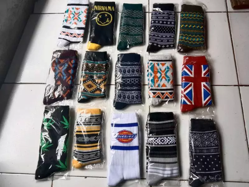 MOHAKI - Kaos Kaki Tribal Atala Series Panjang Sebetis Dewasa - Foto ulasan pembeli