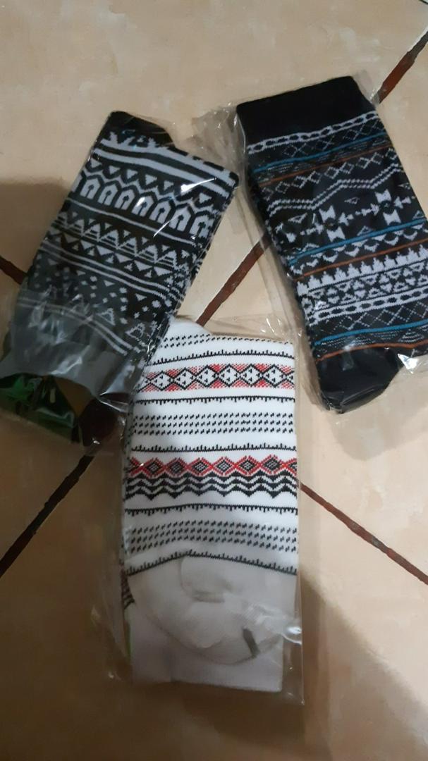 MOHAKI - Kaos Kaki Tribal Atala Series Panjang Sebetis Dewasa - Foto ulasan pembeli
