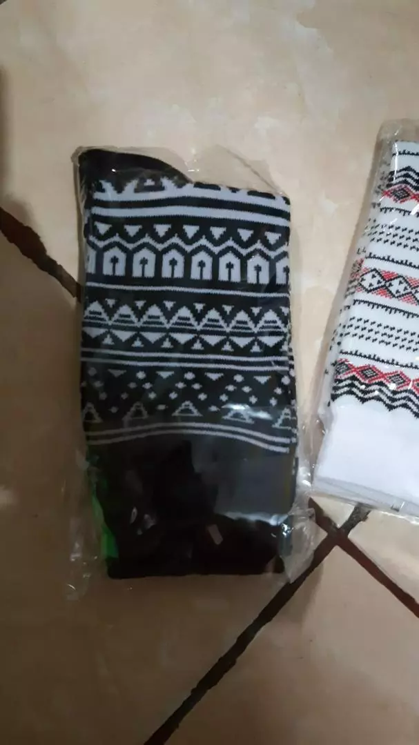 MOHAKI - Kaos Kaki Tribal Atala Series Panjang Sebetis Dewasa - Foto ulasan pembeli