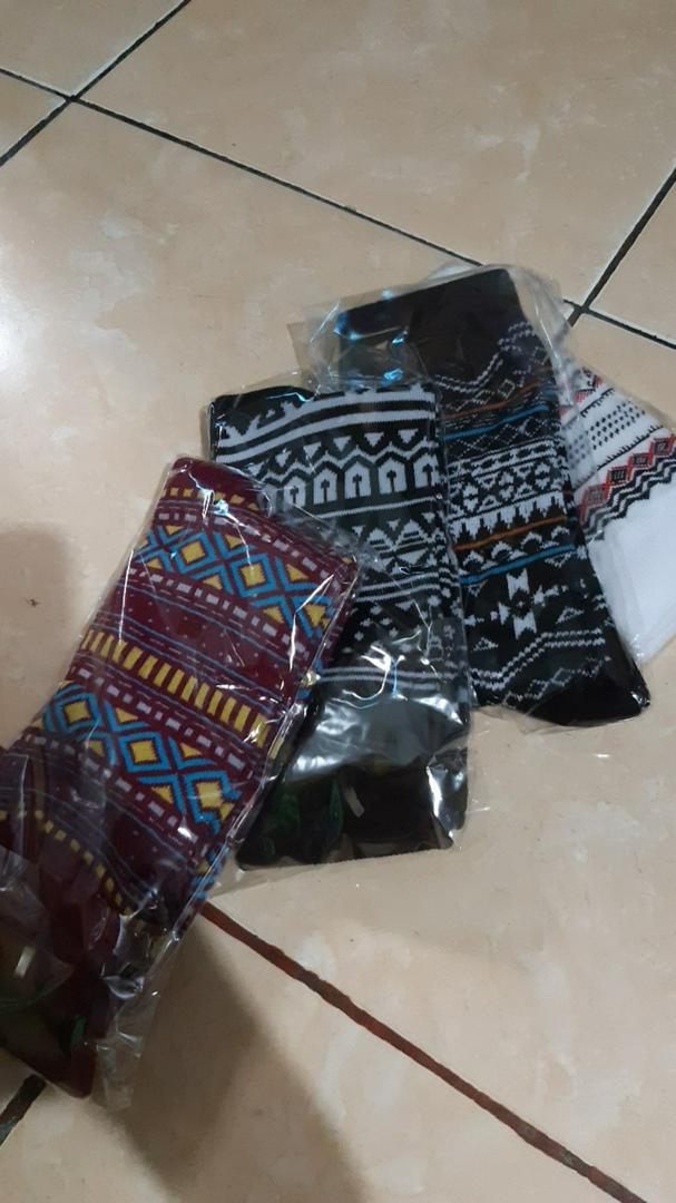 MOHAKI - Kaos Kaki Tribal Atala Series Panjang Sebetis Dewasa - Foto ulasan pembeli