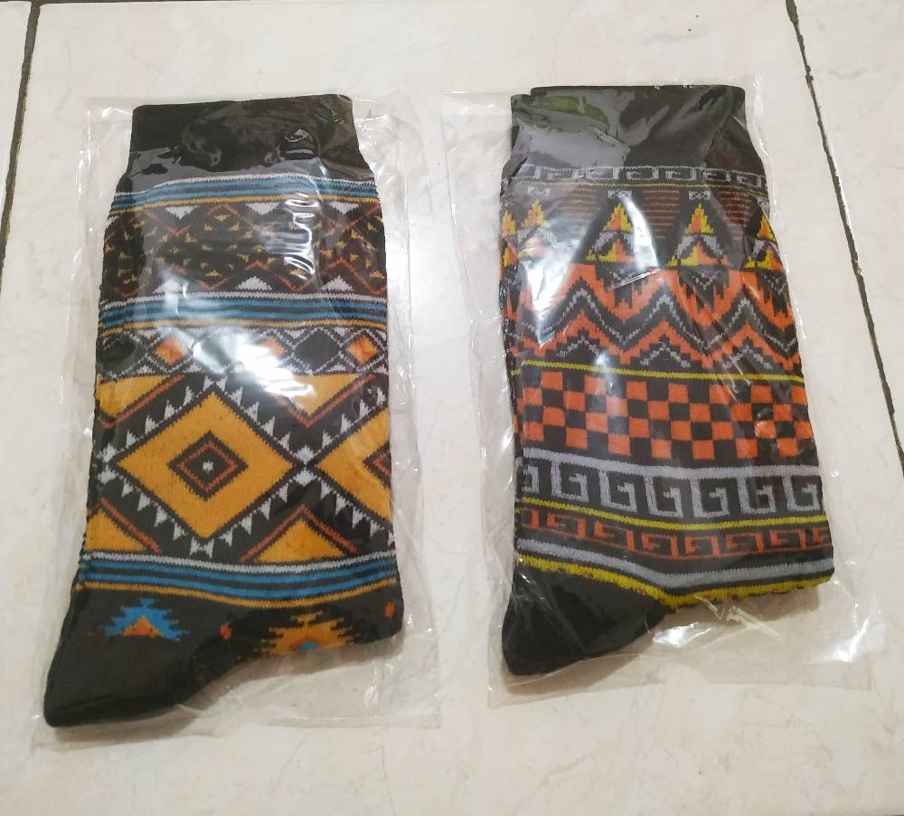 MOHAKI - Kaos Kaki Tribal Atala Series Panjang Sebetis Dewasa - Foto ulasan pembeli