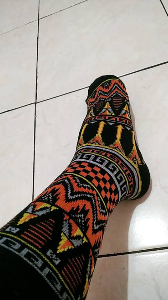 MOHAKI - Kaos Kaki Tribal Atala Series Panjang Sebetis Dewasa - Foto ulasan pembeli