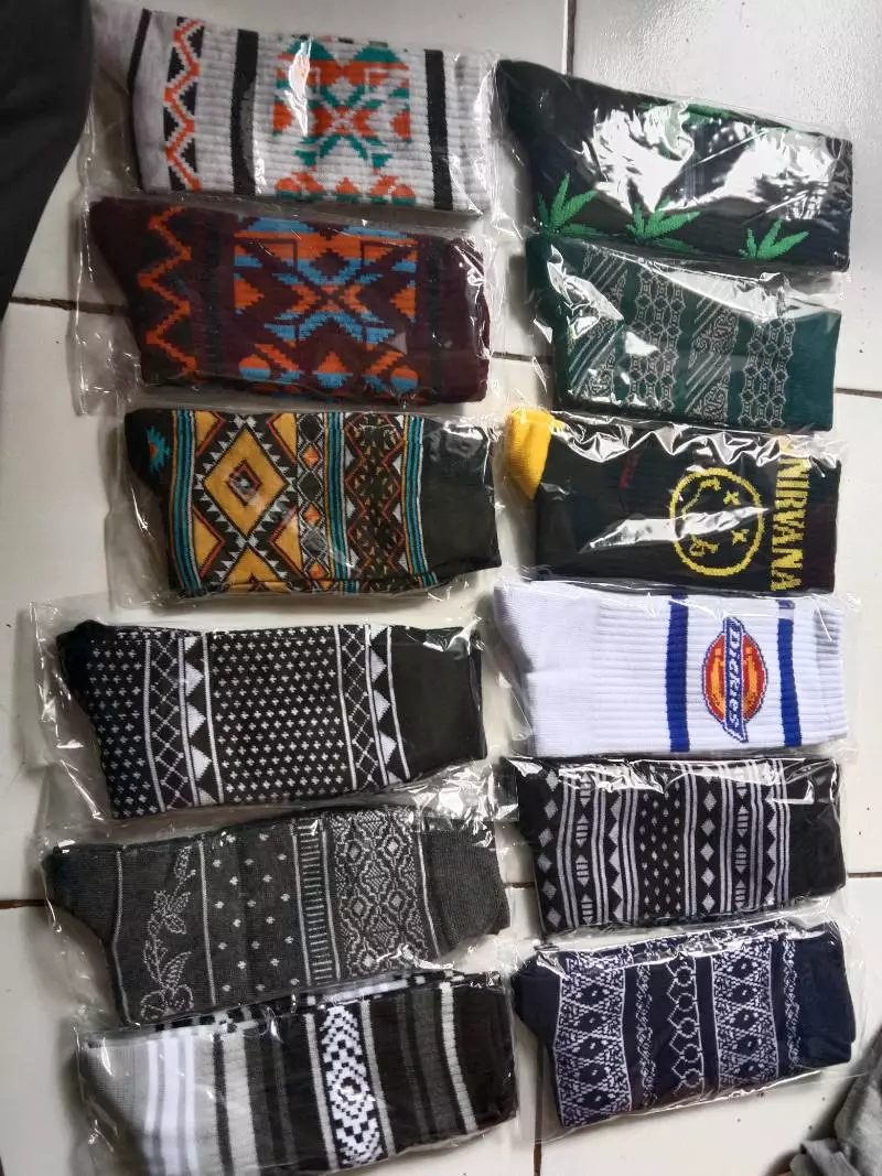 MOHAKI - Kaos Kaki Tribal Atala Series Panjang Sebetis Dewasa - Foto ulasan pembeli