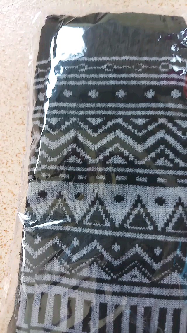MOHAKI - Kaos Kaki Tribal Hitam Series Panjang Sebetis Dewasa - Foto ulasan pembeli