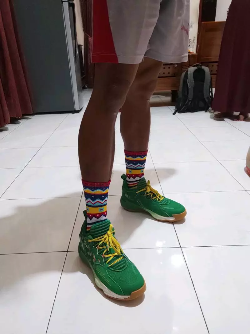 MOHAKI - Kaos Kaki Tribal Hitam Series Panjang Sebetis Dewasa - Foto ulasan pembeli