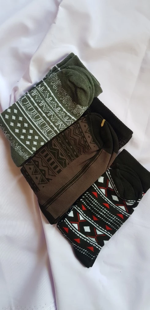 MOHAKI - Kaos Kaki Tribal Hitam Series Panjang Sebetis Dewasa - Foto ulasan pembeli