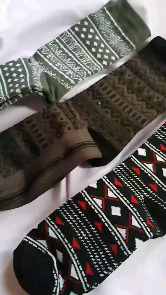 MOHAKI - Kaos Kaki Tribal Hitam Series Panjang Sebetis Dewasa - Foto ulasan pembeli