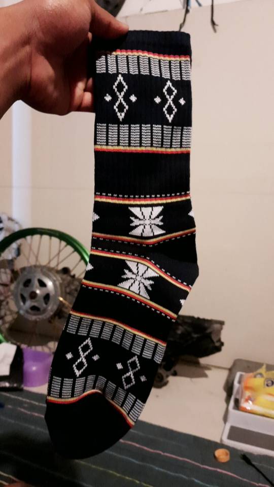 MOHAKI - Kaos Kaki Tribal Hitam Series Panjang Sebetis Dewasa - Foto ulasan pembeli