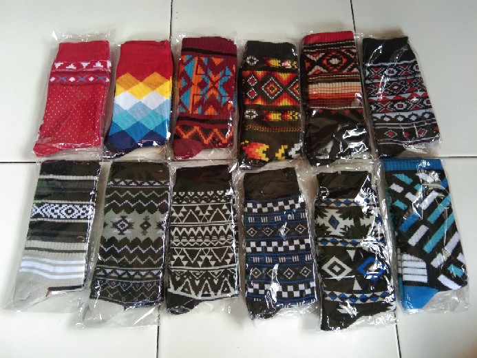 MOHAKI - Kaos Kaki Tribal Obsidian Series Panjang Sebetis Dewasa - foto 2 dari 10, rifkiferuzi