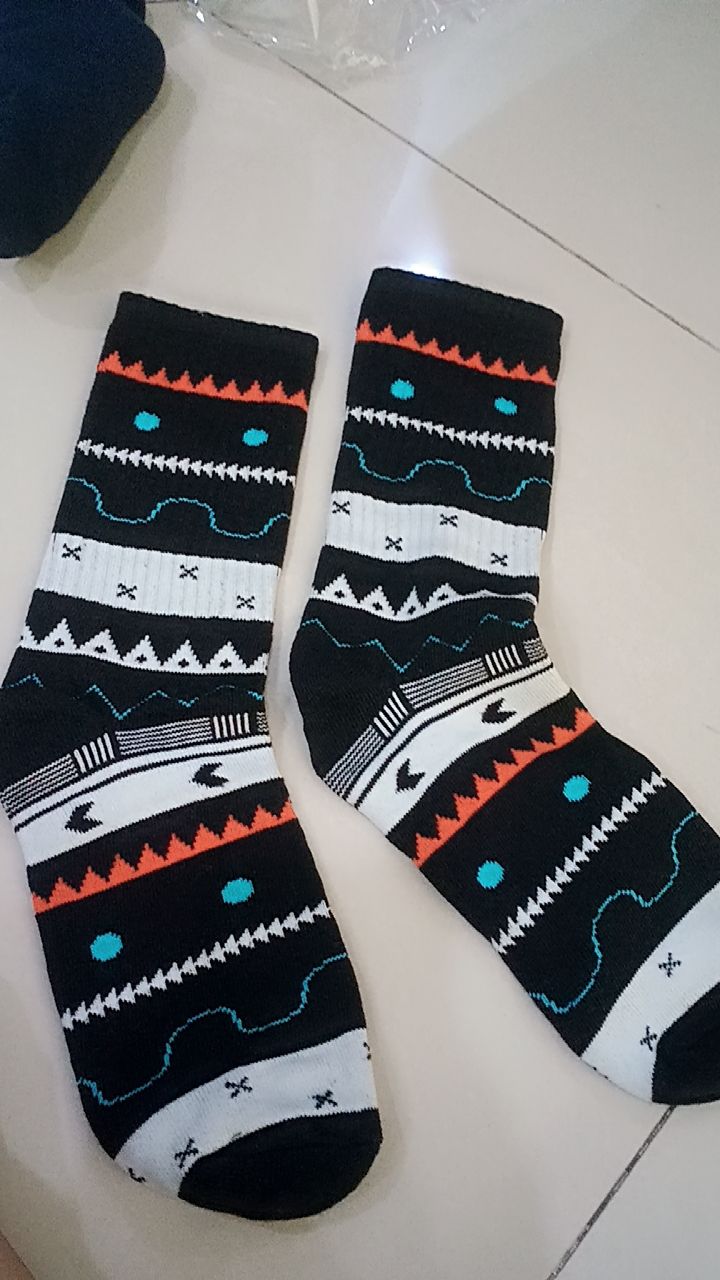 MOHAKI - Kaos Kaki Tribal Multi Color Series Panjang Sebetis Dewasa - foto 5 dari 10, ghani04