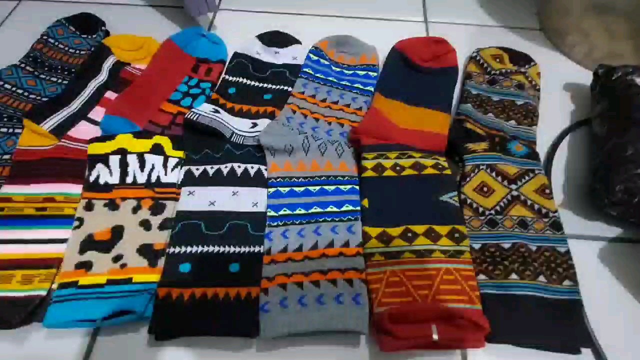 MOHAKI - Kaos Kaki Tribal Multi Color Series Panjang Sebetis Dewasa - Foto ulasan pembeli