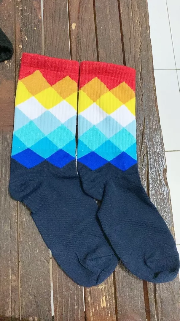 MOHAKI - Kaos Kaki Tribal Multi Color Series Panjang Sebetis Dewasa - Foto ulasan pembeli