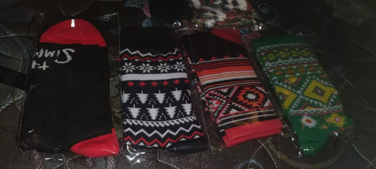 MOHAKI - Kaos Kaki Tribal Multi Color Series Panjang Sebetis Dewasa - Foto ulasan pembeli