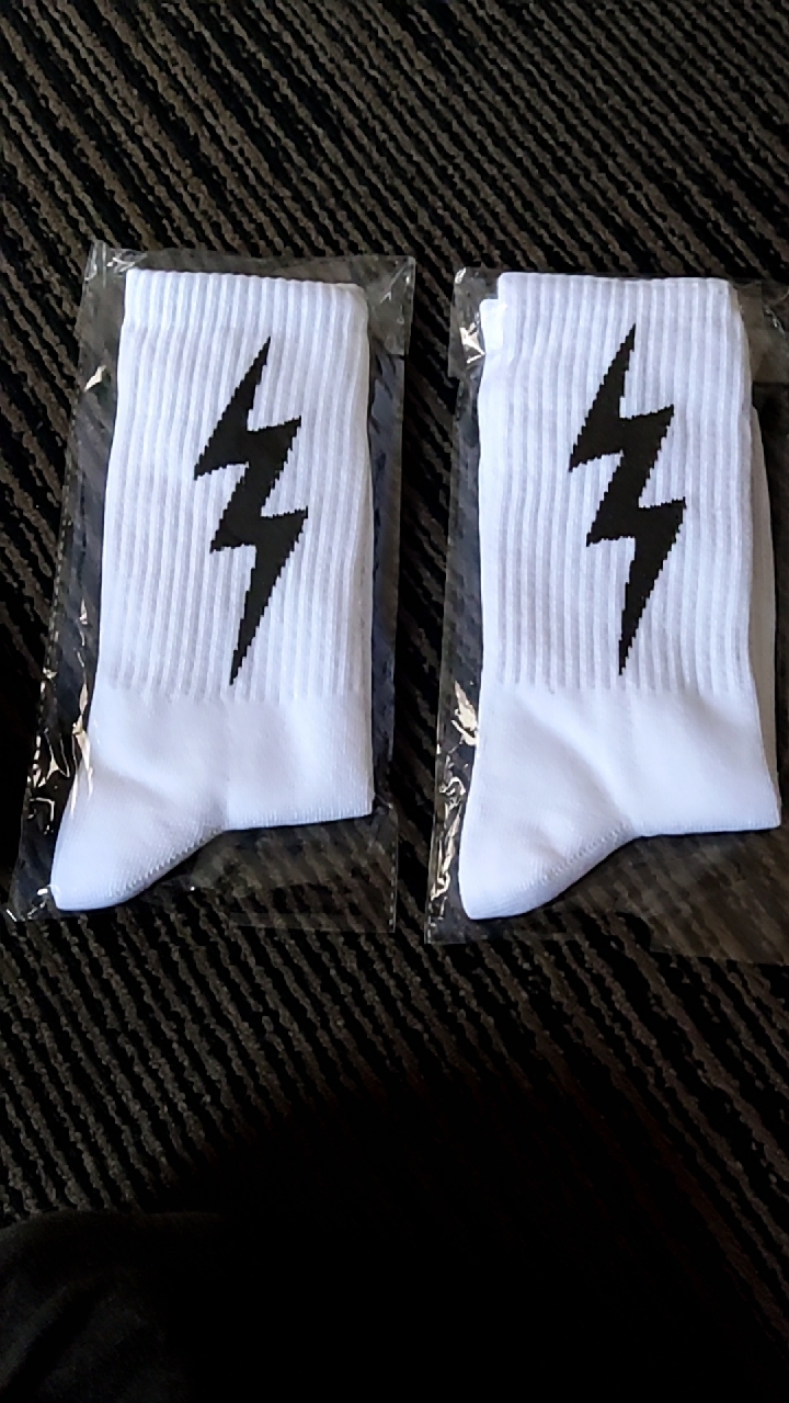 MOHAKI - Kaos Kaki Lighting Series Panjang Sebetis Dewasa - Foto ulasan pembeli