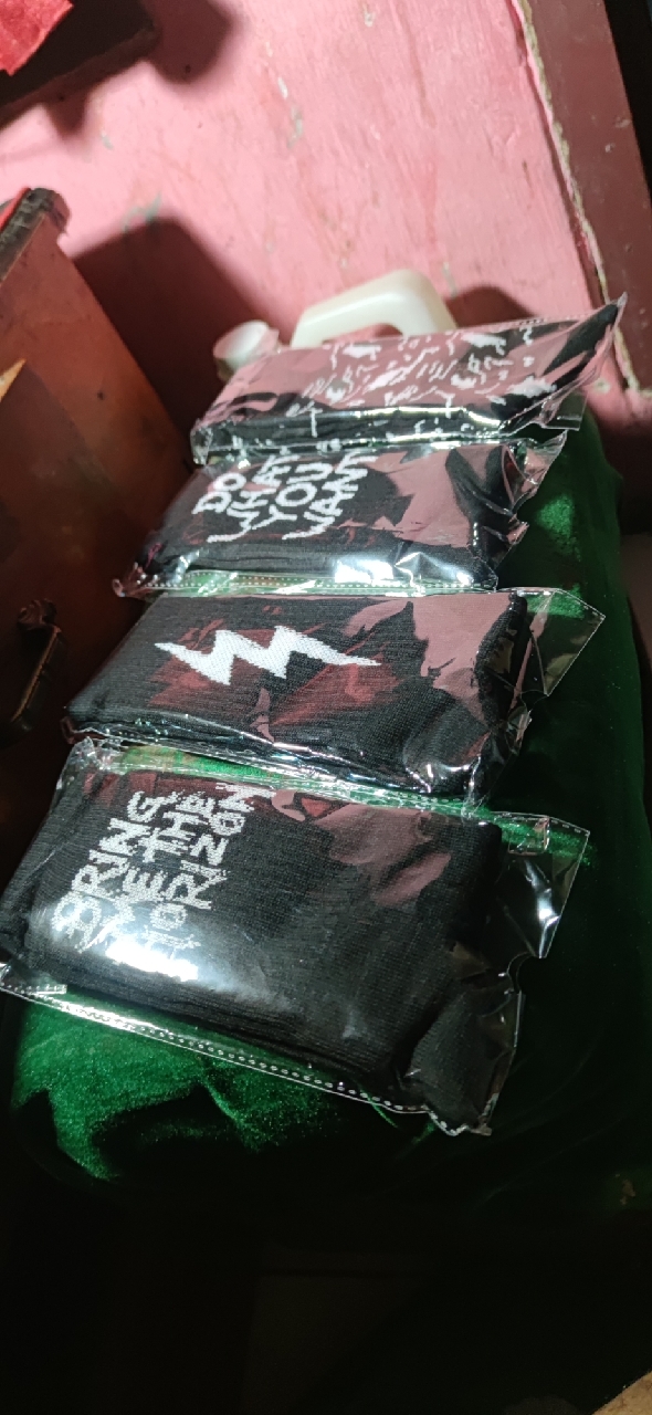 MOHAKI - Kaos Kaki Lighting Series Panjang Sebetis Dewasa - Foto ulasan pembeli