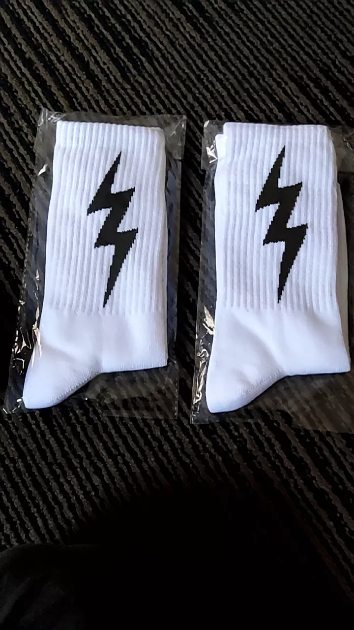 MOHAKI - Kaos Kaki Lighting Series Panjang Sebetis Dewasa - Foto ulasan pembeli