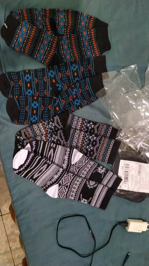 MOHAKI - Kaos Kaki Pria Wanita Oldschool Motif Tribal Series Panjang Sebetis Dewasa - Foto ulasan pembeli