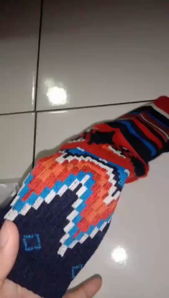 MOHAKI - Kaos Kaki Pria Wanita Oldschool Motif Tribal Series Panjang Sebetis Dewasa - Foto ulasan pembeli
