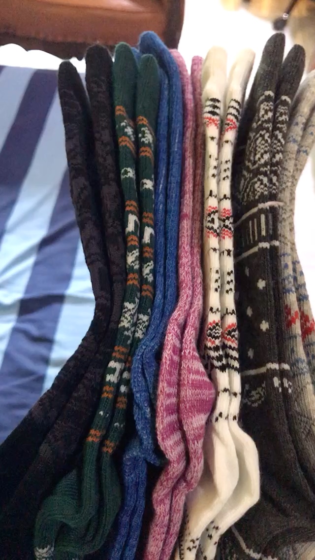 MOHAKI - Kaos Kaki Pria Wanita Oldschool Motif Tribal Series Panjang Sebetis Dewasa - Foto ulasan pembeli