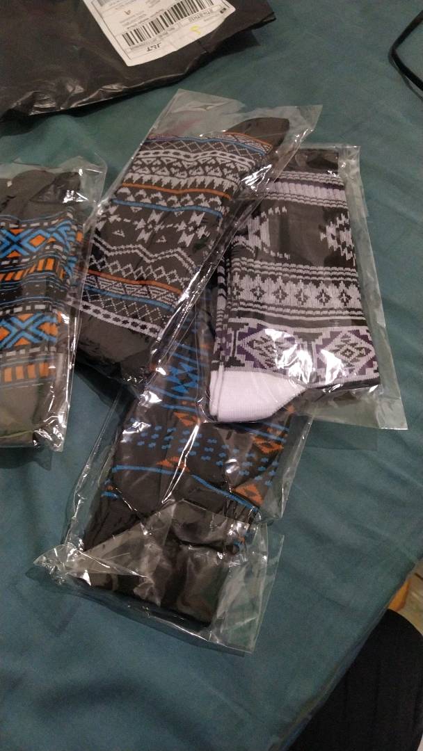 MOHAKI - Kaos Kaki Pria Wanita Oldschool Motif Tribal Series Panjang Sebetis Dewasa - Foto ulasan pembeli