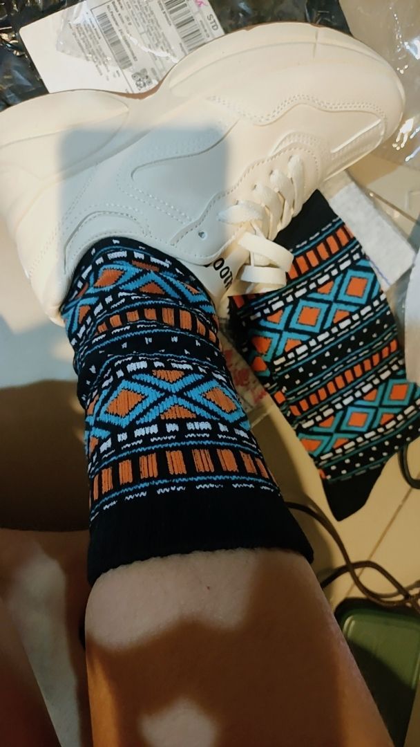 MOHAKI - Kaos Kaki Pria Wanita Oldschool Motif Tribal Series Panjang Sebetis Dewasa - Foto ulasan pembeli