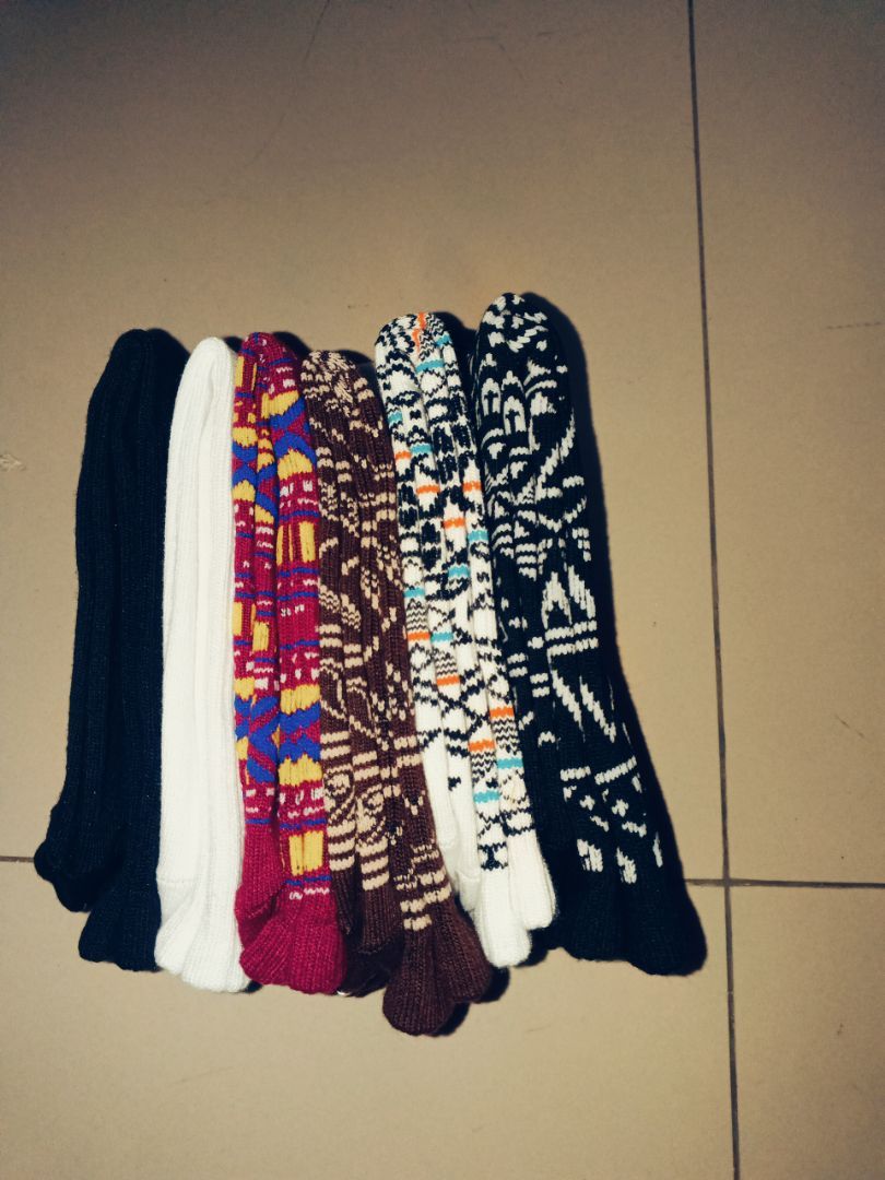 MOHAKI - Kaos Kaki Pria Wanita Oldschool Motif Tribal Tribal Collection Panjang Sebetis Dewasa - Foto ulasan pembeli