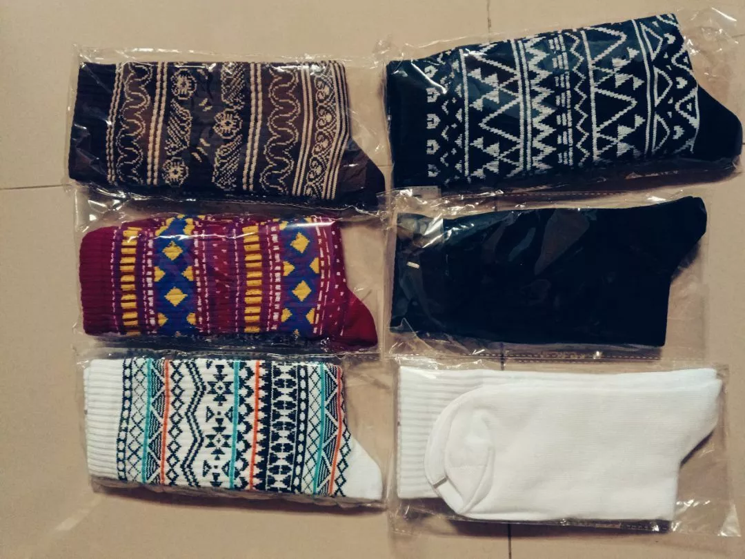 MOHAKI - Kaos Kaki Pria Wanita Oldschool Motif Tribal Tribal Collection Panjang Sebetis Dewasa - Foto ulasan pembeli