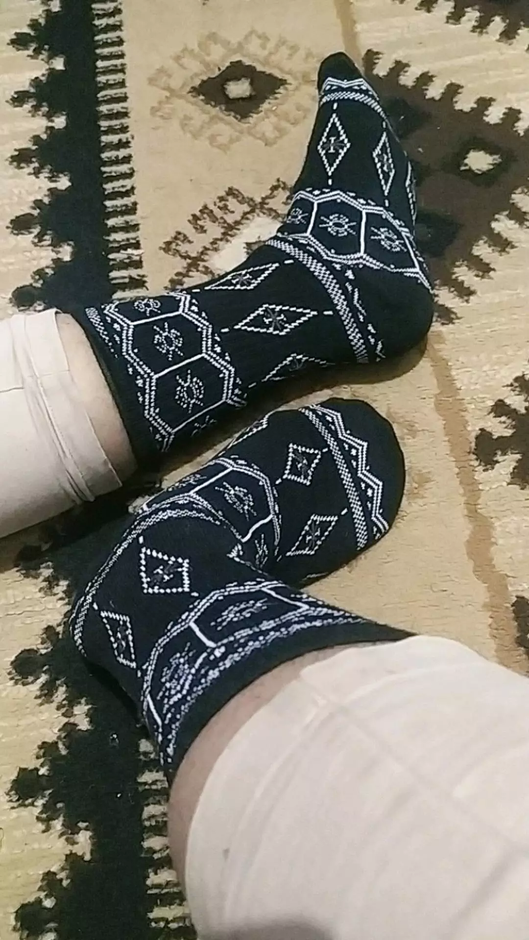 MOHAKI - Kaos Kaki Pria Wanita Oldschool Motif Tribal Tribal Collection Panjang Sebetis Dewasa - Foto ulasan pembeli
