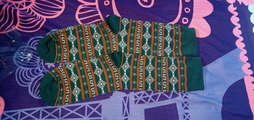 MOHAKI - Kaos Kaki Pria Wanita Oldschool Motif Tribal Tribal Collection Panjang Sebetis Dewasa - Foto ulasan pembeli