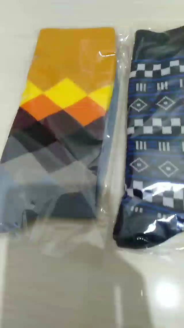 MOHAKI - Kaos Kaki Pria Wanita Oldschool Motif Tribal Tribal Collection Panjang Sebetis Dewasa - Foto ulasan pembeli