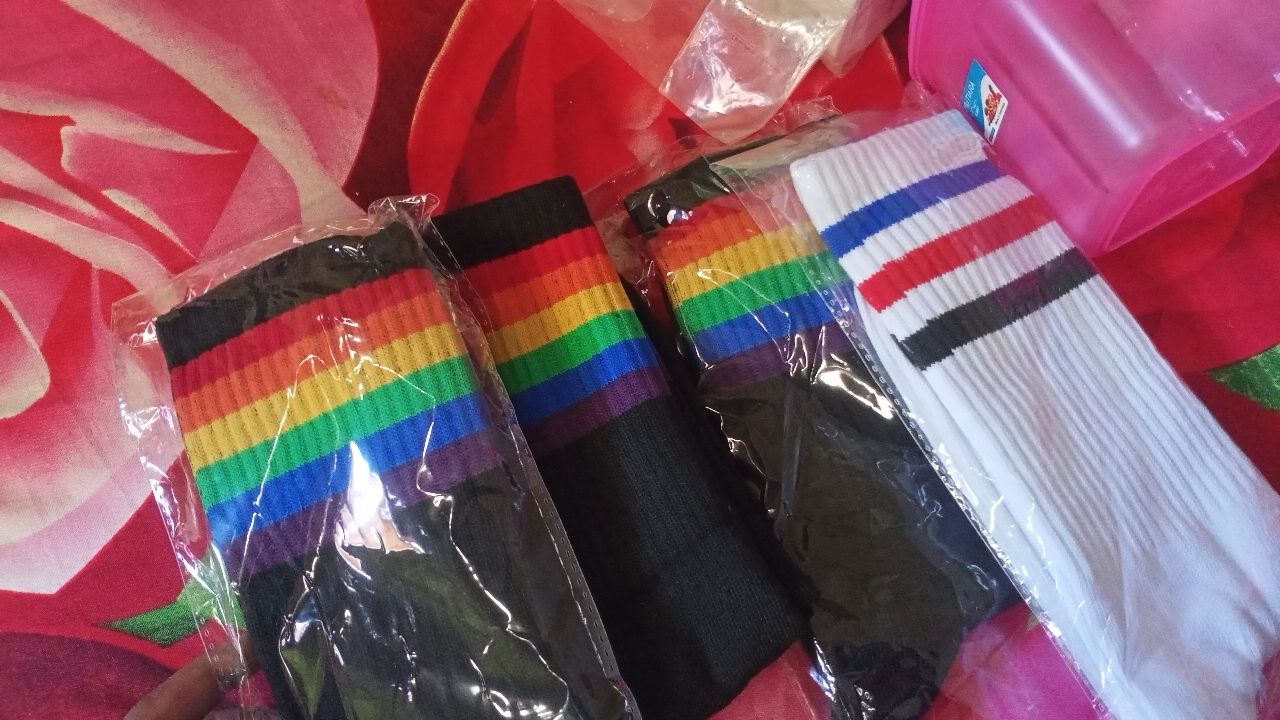 MOHAKI - Kaos Kaki Strip 3 Series Panjang Sebetis Dewasa - Foto ulasan pembeli